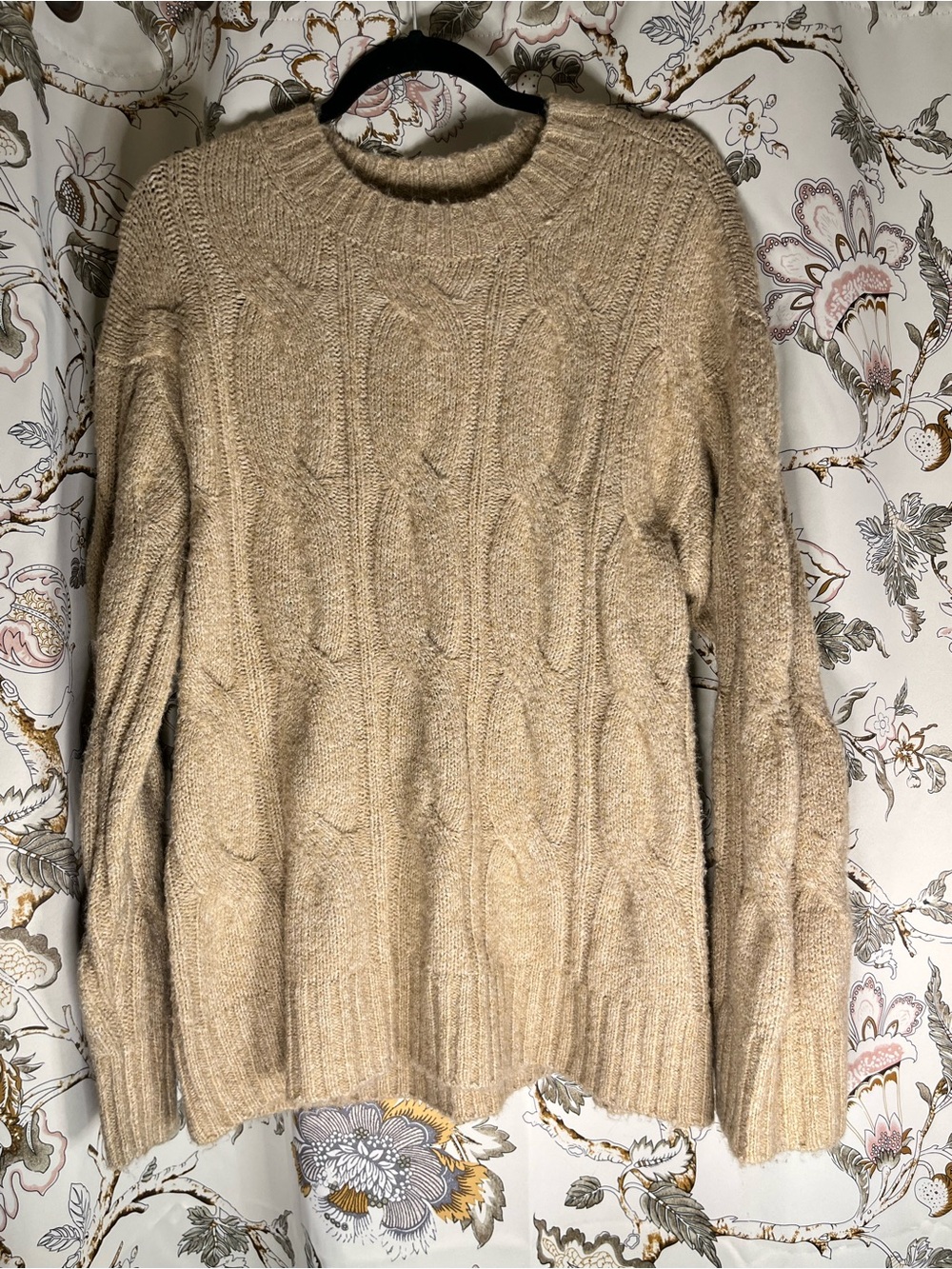 American Eagle Outfitters Tan Cable Knit Crewneck Sweater-Small